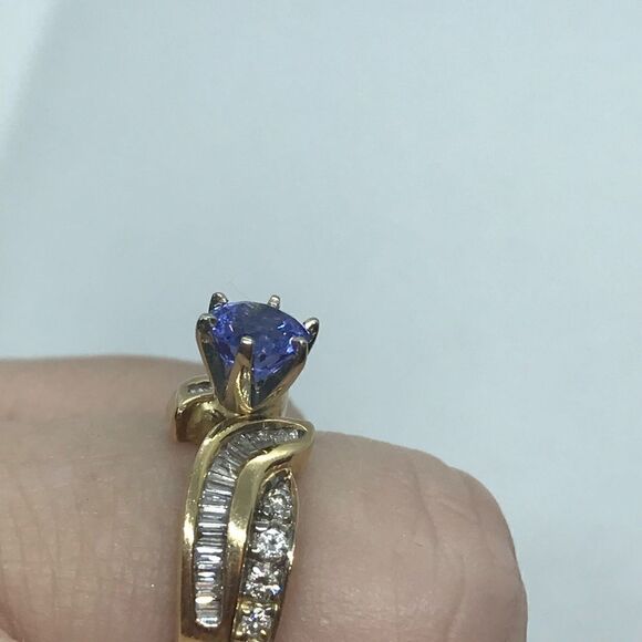 Genuine 14kt yellow gold diamond and tanzanite ring size 8 - Picture 2 of 4